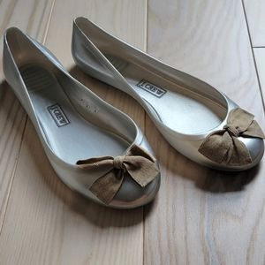 J.Crew Woman's waterproof flats with bows size 9